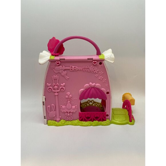 2006 Hasbro My Little Pony Ponyville Fancy Fashion House Playset with Figures - Picture 7 of 8